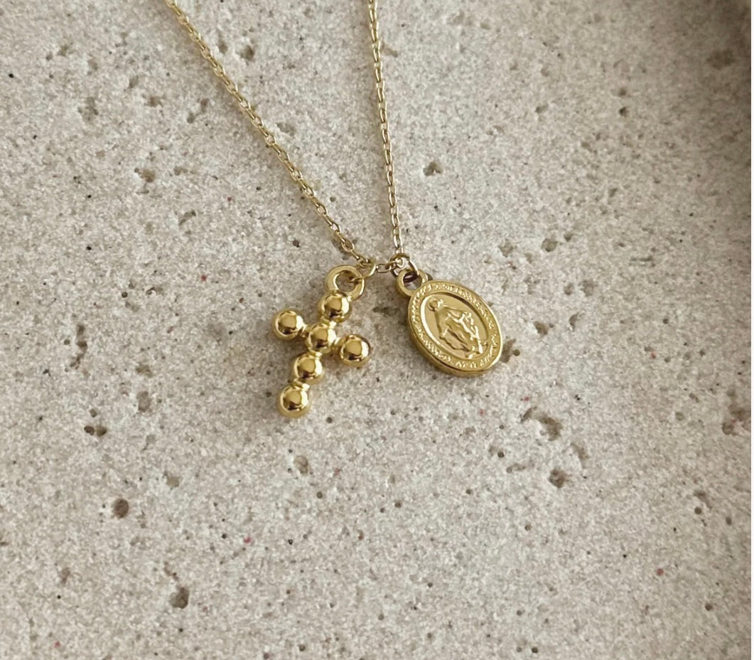 Fe Necklace