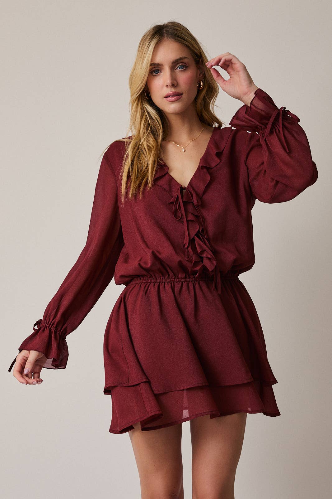 FRILLED V-NECK LONG SLEEVE MINI DRESS: WINE