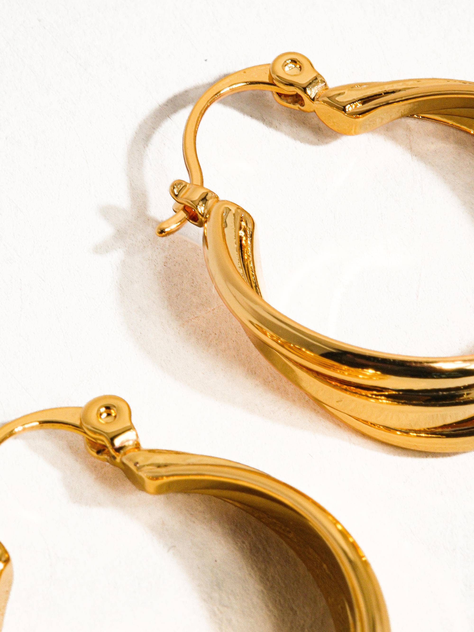 Twist 18k Gold Twisted Hoop Earring